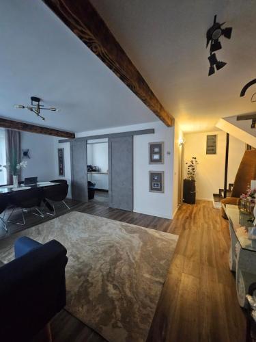 Ravell Lodge- occasional rental in Vaduri