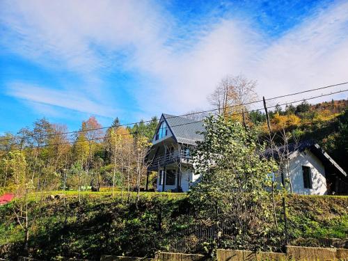 Ravell Lodge- occasional rental in Vaduri