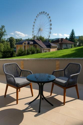 Bright & Cozy Luxury Home with Exclusive Garden 2