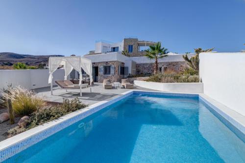 2 bedrooms, 3 beds