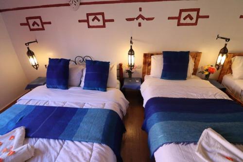 1 queen bed, 1 twin bed