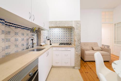 Central Lisbon Gem Modern Apt for 8 Guests wAC - image 2