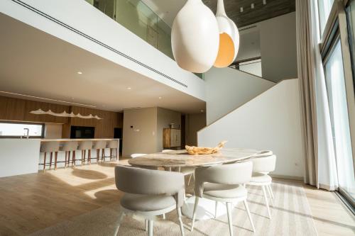 virtuve, Peralta Beach - Award Winning Exquisite Dream Villa with Infinity Pool in Praia Da Areia Branca