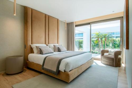 Peralta Beach - Award Winning Exquisite Dream Villa with Infinity Pool in Praia Da Areia Branca