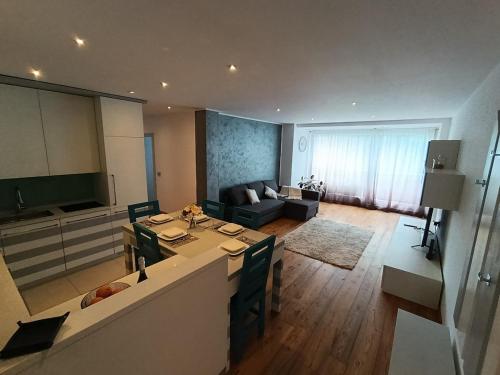 Casa Evelina con Parcheggio esterno e Garage gratis, appartamento con idromassaggio per due