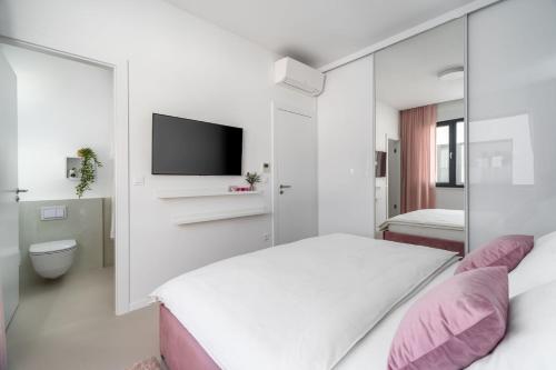 Villa Lemon 3 Bedrooms 4 Baths Infinity Pool Whirlpool Cinema room Sea view - image 3