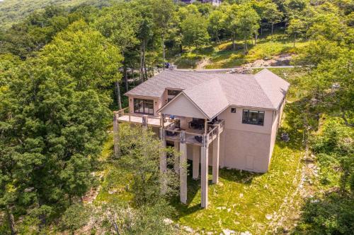 On the Rocks in Sugar Mountain, USA