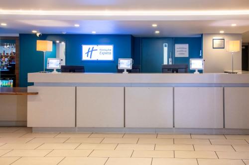 Előcsarnok, Holiday Inn Express Warwick - Stratford-upon-Avon By IHG in Warwick