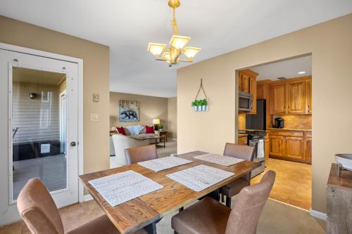 Stoneridge 35 with Wintergreen Advantage - image 11