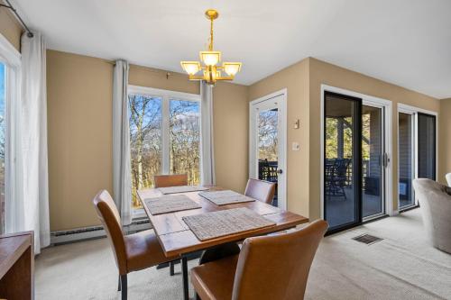 Stoneridge 35 with Wintergreen Advantage - main image