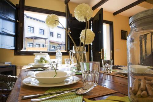 Apartamentos Santillana del Mar - image 2