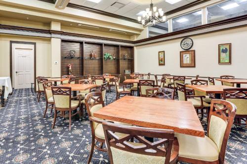 6 Mi to Caspersen Beach! Country Club Condo in Plantation (Florida)