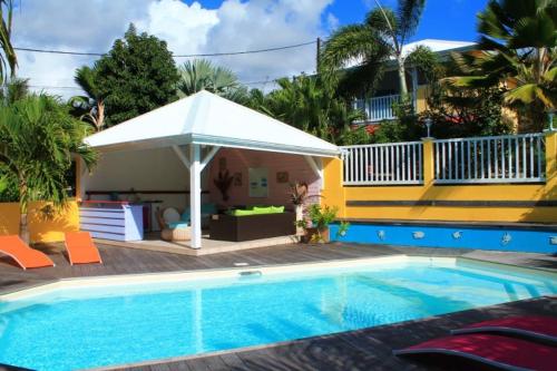 bungalow ti dauphin rdc in Berard