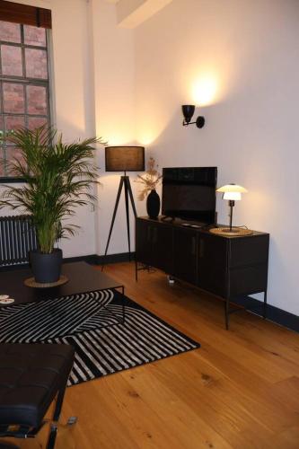 Stockbridge 1BR with Parking - image 10
