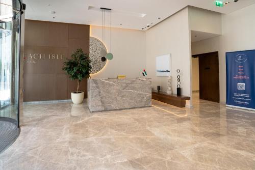 2 BR Palm Ocean View and Private Beach Access - image 11