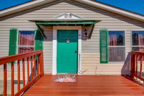Close to Festivals & Rodeos! Fort Valley Apt in Fort Valley (GA)