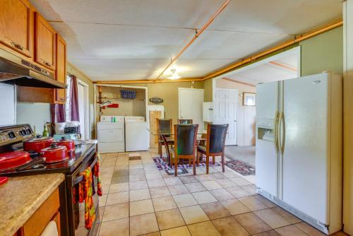 Close to Festivals & Rodeos! Fort Valley Apt in Fort Valley (GA)