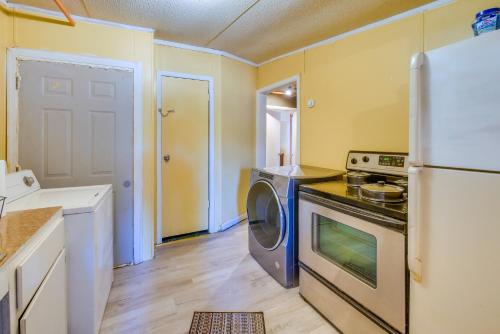 Countryside Escape, 8 Mi to FVSU & Main Street! in Fort Valley (GA)
