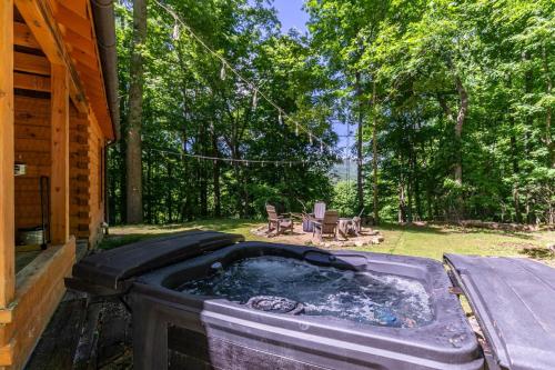 Whiskey Creek Cabin in Beech Mountain, USA