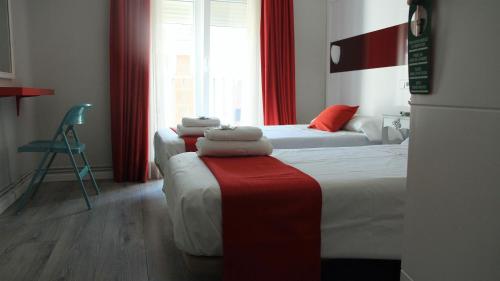CH Antonio Room Type - Twin Room with Shared Bathroom