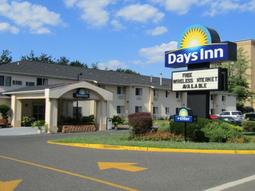 Days Inn by Wyndham Runnemede Philadelphia Area - Accommodation - Runnemede