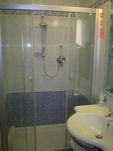 Hotel Dina - image 7