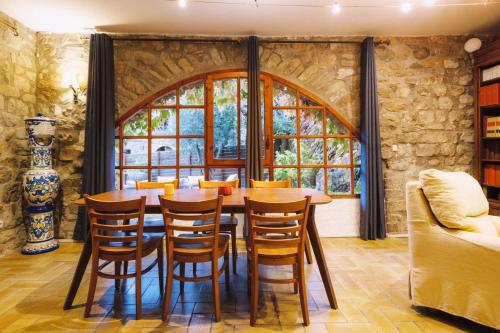 Off Grid Girona in Beuda