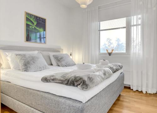 Adorable Arctic Apartments - Private Sauna & Free Parking 3