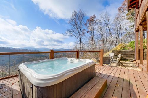 Elevated Cabin Bordering Smoky Mountain Natl Park - main image