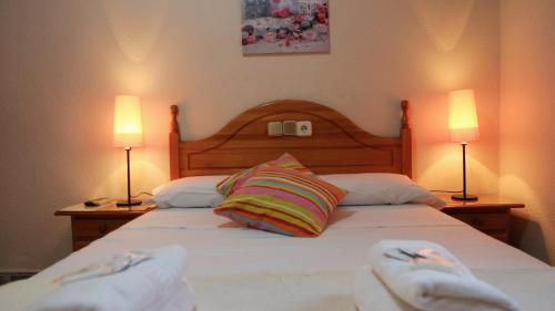 Double Room with Private Bathroom room in CH Antonio