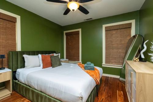 Spacious Spot for World Cup - Up to 6 Fans! in Highland Meadows