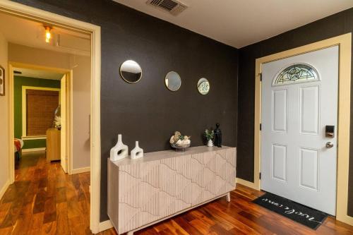 Entrance, Spacious Spot for World Cup - Up to 6 Fans! in Highland Meadows