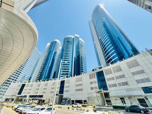 Reem Island Studio Near Galleria in 알림 아일랜드