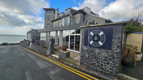 The Marine Hotel - Criccieth