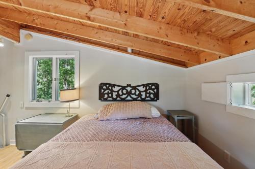 The Artful Bungalow - image 10