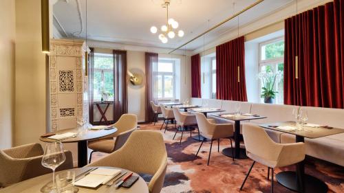 Villa Keller by Erasmus – Saarburg, WI