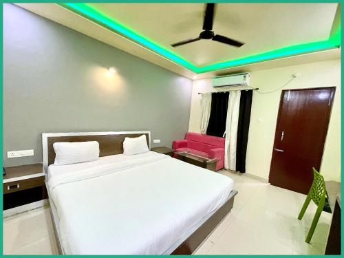 ROOFTOP SEA VIEW TB INN PREMIUM Near Jagannath Temple 10 minute walking distance - Parking And Resta 여행 추천 - 로드트립