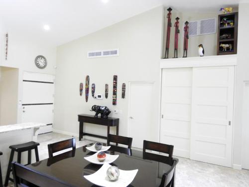 The Elephant Castle Beach Front Penthouse in Quepos