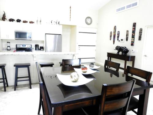 The Elephant Castle Beach Front Penthouse in Quepos