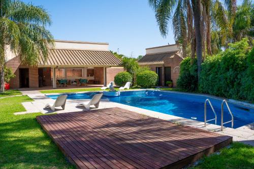 Casa, quincho y pileta top in Barrio Fisherton