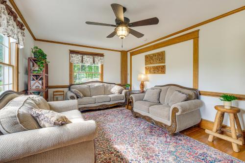 Walk to Dtwn Warsaw: Family Home w/ Deck! in Warsaw (VA)