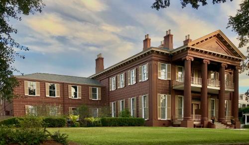 Magnolia Hall - Henderson Suite - King Suite - main image