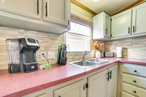 Walk to Houghton Lake! Family Retreat w/ Patio in Houghton Lake (MI)