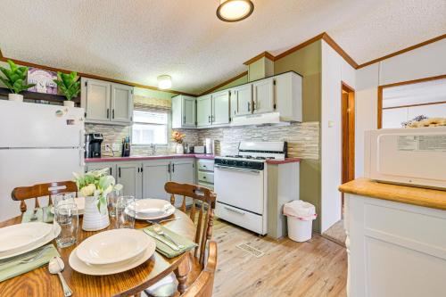 Walk to Houghton Lake! Family Retreat w/ Patio in Houghton Lake (MI)