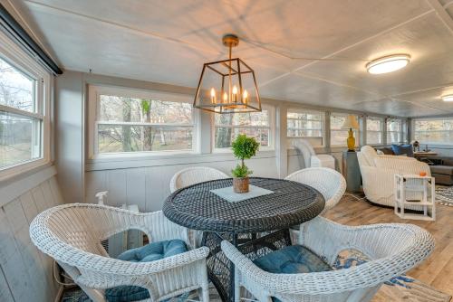 Lake Malone Cabin Getaway! Dock, Fire Pit, Grill in Kuttawa (KY)