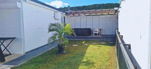 Dārzs, Bungalow Pink Lemon & SPA in Massioux