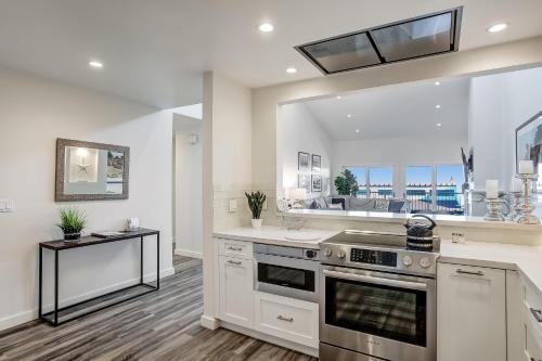 Leadbetter Beach Retreat in Santa Barbara, USA