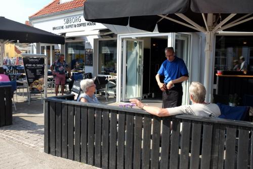 Restaurant, Løkken Hostel in Lokken