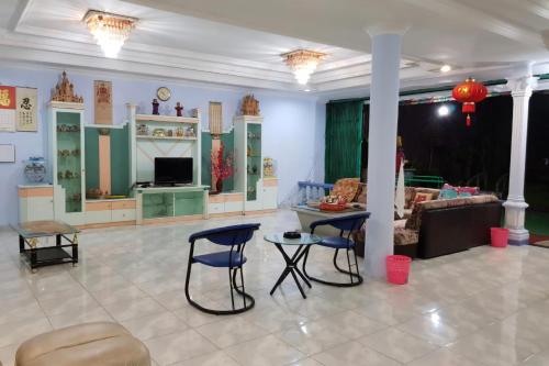 Villa MATAHARI BANDUNGAN - Semarang