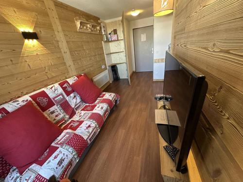 Appartement skis aux pieds avec balcon et WIFI pour 6 personnes à Plagne Soleil - FR-1-351-275 – khách sạn tại La Plagne